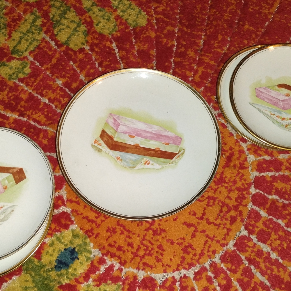 Elegant Gold Rimmed Dessert Plates